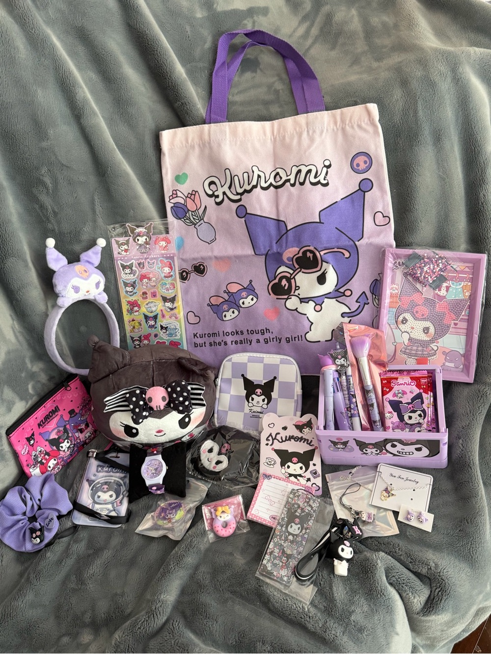 💜Sanrio Kuromi Purple Canvas
Tote Bag Bundle and 20+ Acessories